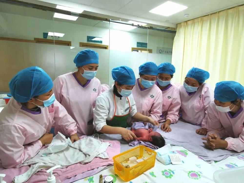 六盘水妇婴监护型护送
